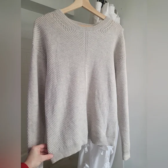 the isabeli sweater - Picture 2 of 5